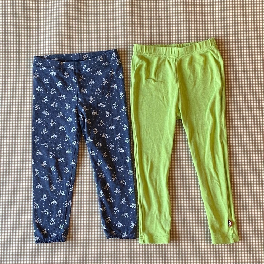 Set of 2‎ basic leggings. Size 24 months, 3 years